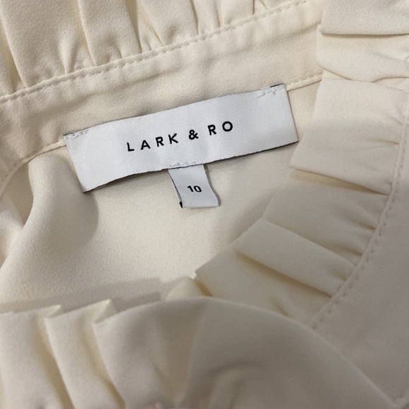 Lark & Ro Romantic Blouse - Picture 9 of 9